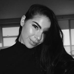 Meet your Posher, Chloé